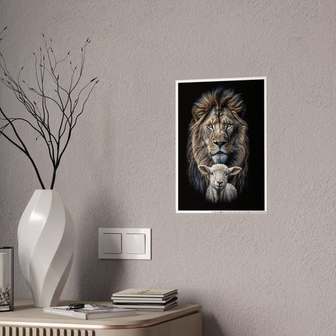 Wildlife Art Print: Lion & Lamb Gloss Poster - Nature Decor for Home